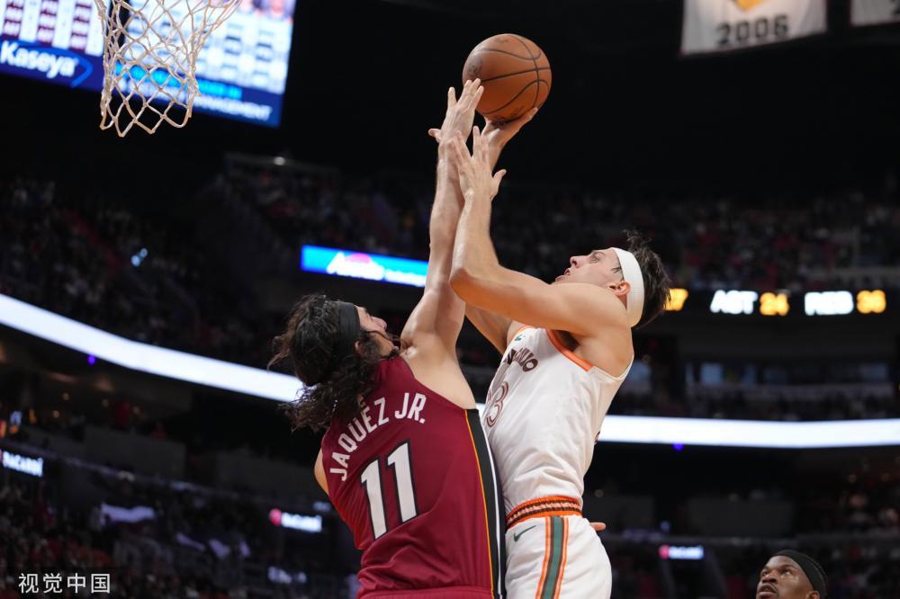 全场奠定基 全场奠定基